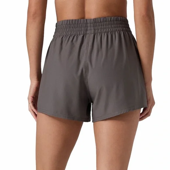 NWT Vuori Women's Dash Short 2.0 in Chia M - Picture 5 of 8